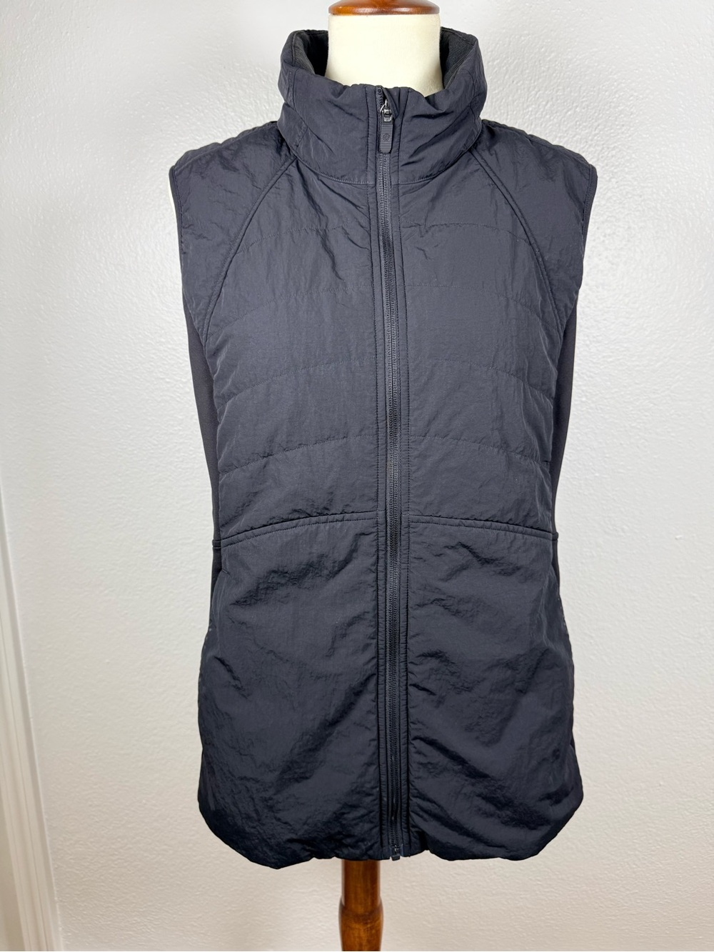 Lululemon Down For It All Reflective Vest Black Size 14 Puffer